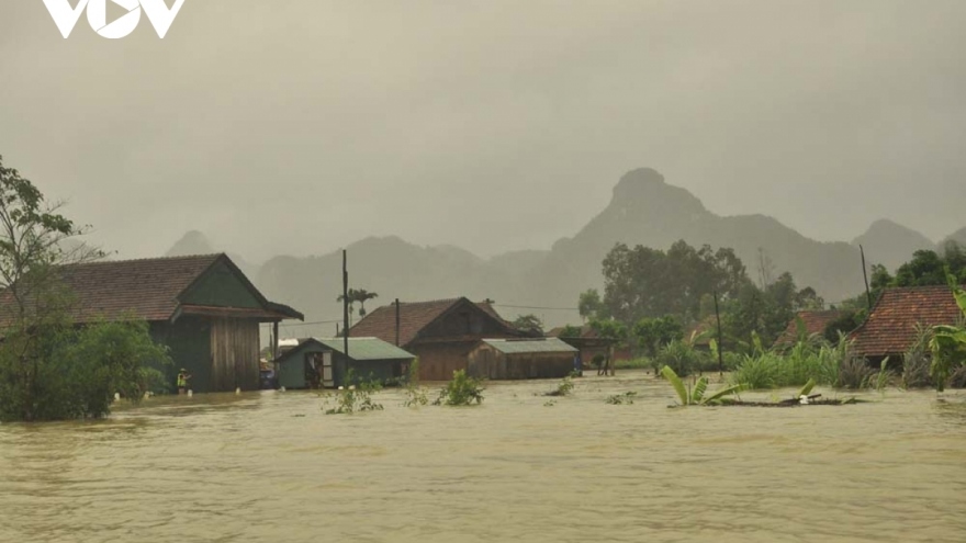 Phái đoàn Ngoại giao Hoa Kỳ gửi lời chia buồn về lũ lụt và sạt lở đất tại miền Trung